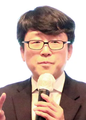 류철균